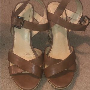 Limelight size 9 brown and tan criss cross wedges